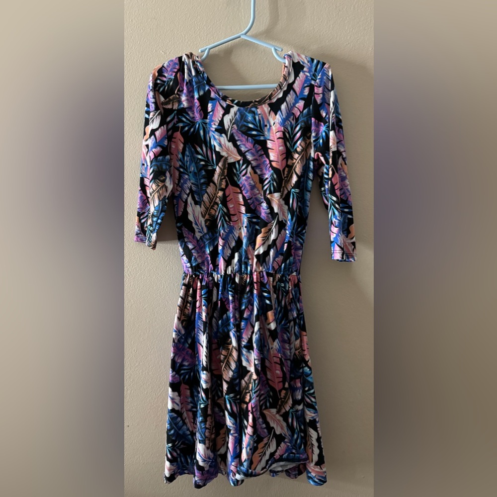Pixie Lane soft feather pattern dress size 9/10